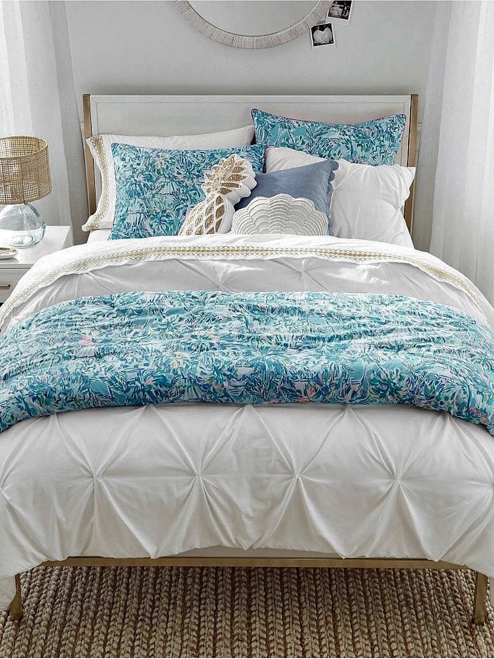 Pottery Barn Lilly Pulitzer Pineapple Party Comforter with 2 Pillow Shams Full/Q